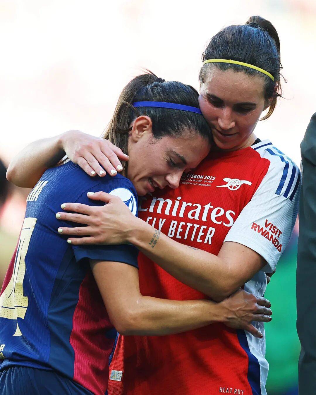 女足金球奖公平性拷问,“信息茧房” 成评奖最大障碍