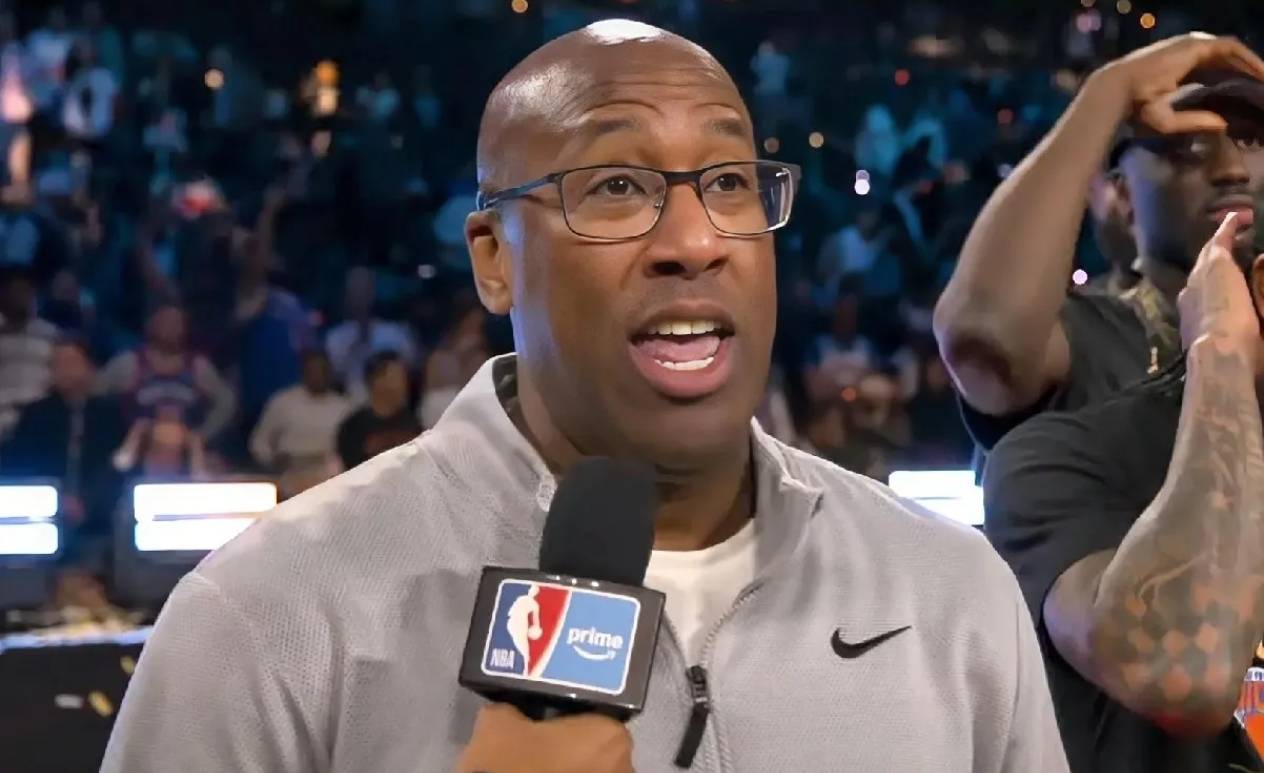 布朗率尼克斯季中赛夺冠！首季封神成实打实冠军教头，国王后悔吗？