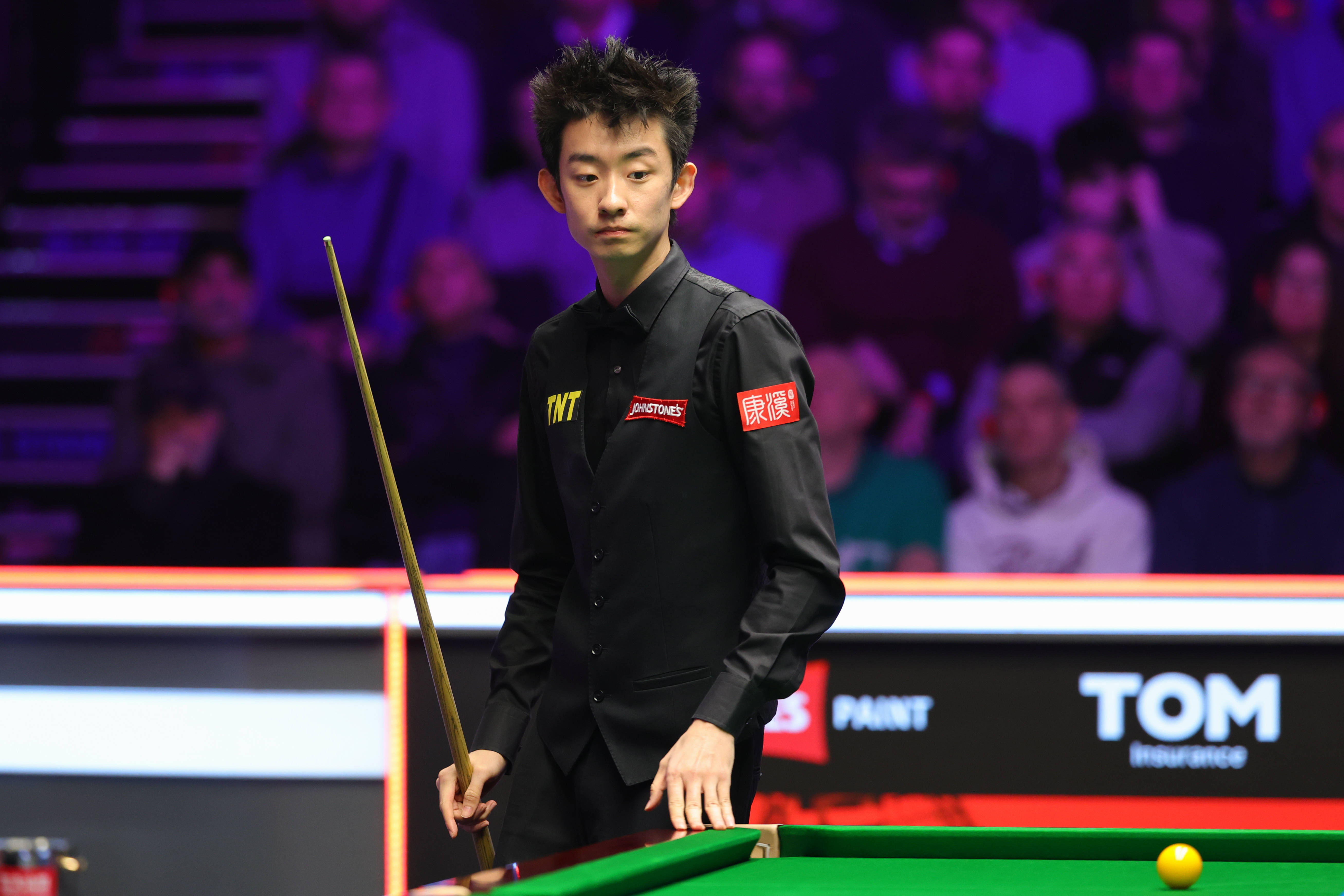 （体育）斯诺克——大师赛：吴宜泽晋级八强
