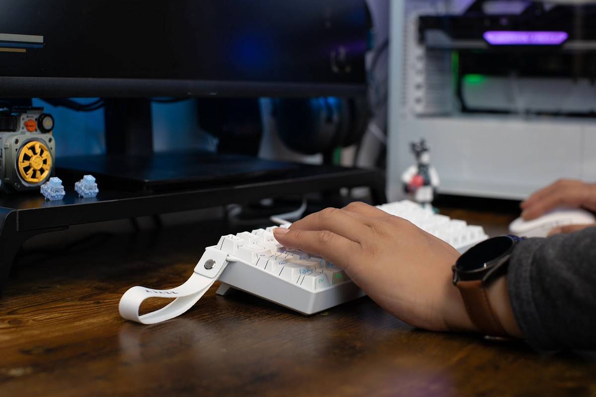 百元电竞磁轴键盘，黑爵AK680 V2电竞磁轴键盘实测体验